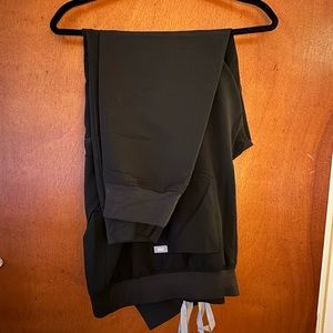 Figs joggers, brand new!